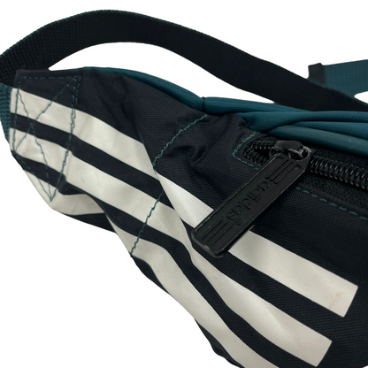 01895 Adidas 90s Fannypack Bag