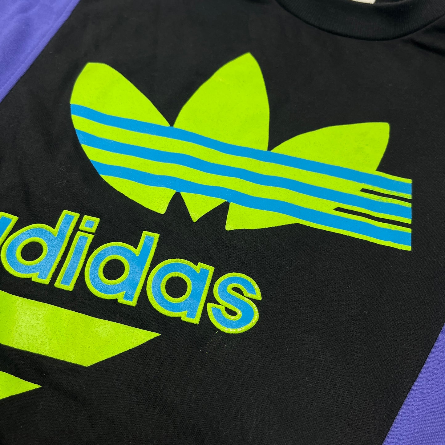 01780 Adidas 90s Sweater