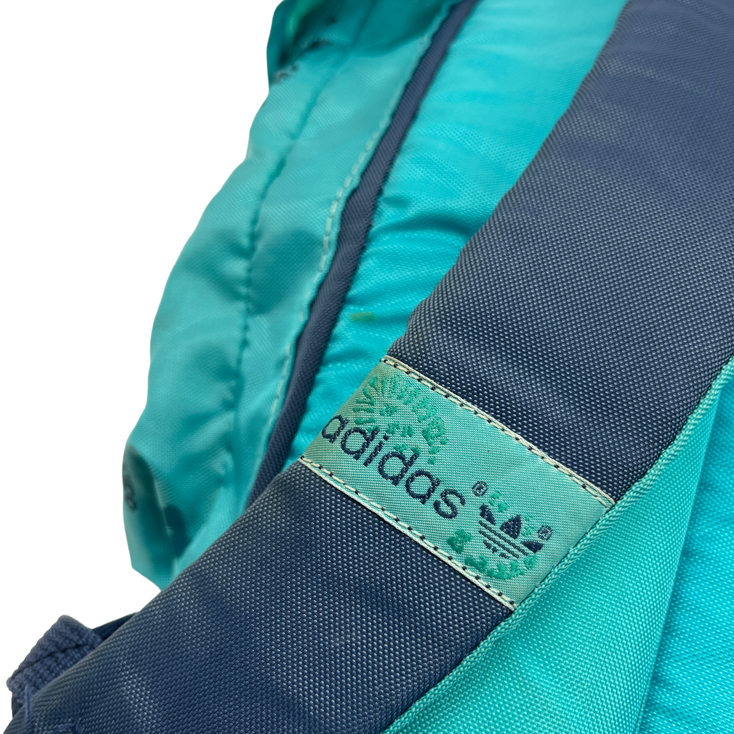 01747 Adidas 90s Hiking Bagpack