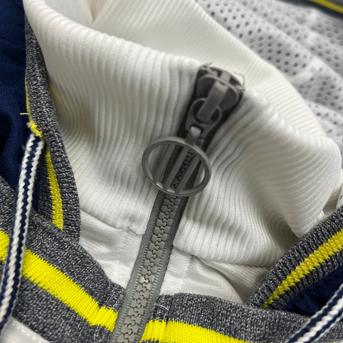 01916 Adidas 90s Tracktop