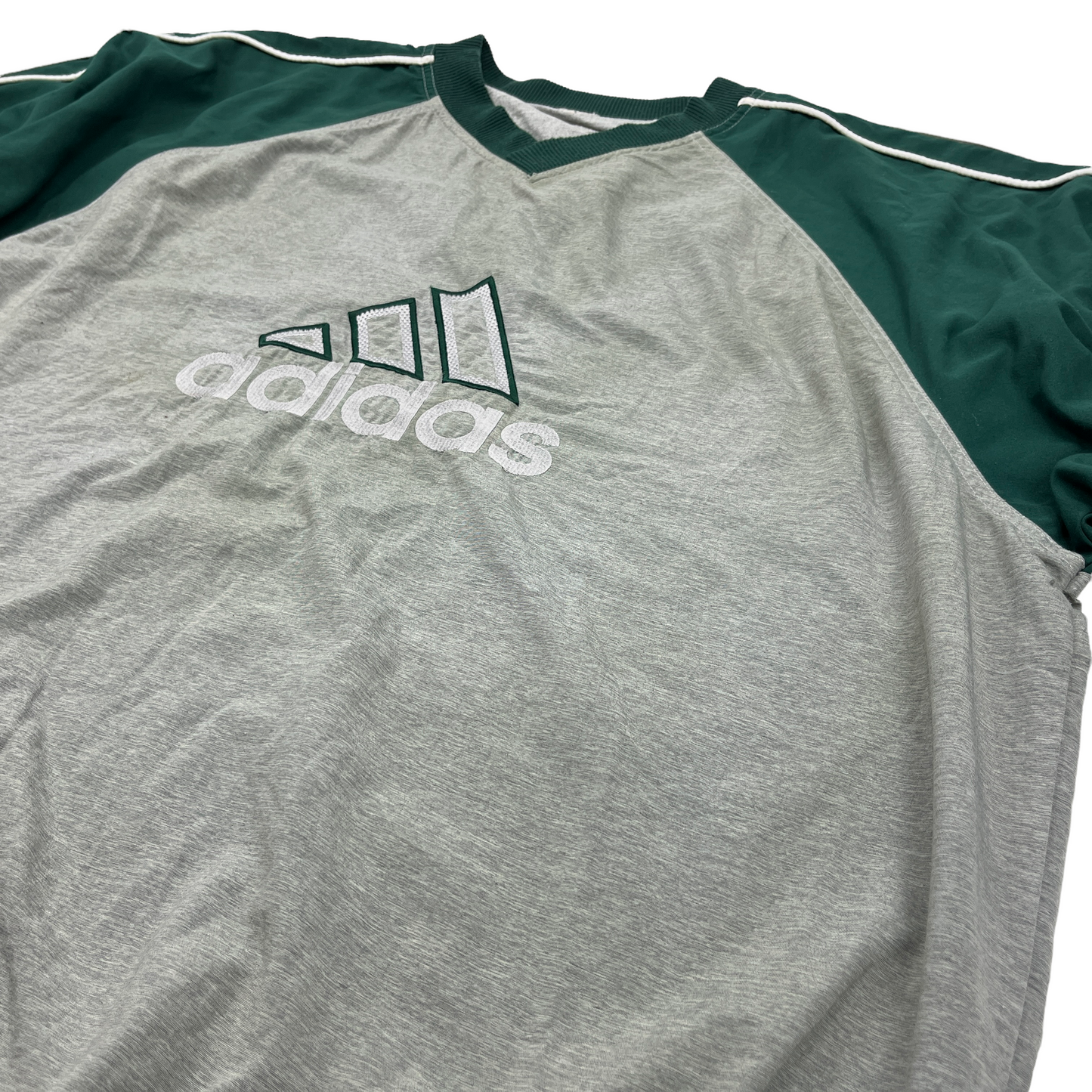 01085 Adidas 90s Warmup Logo Sweater