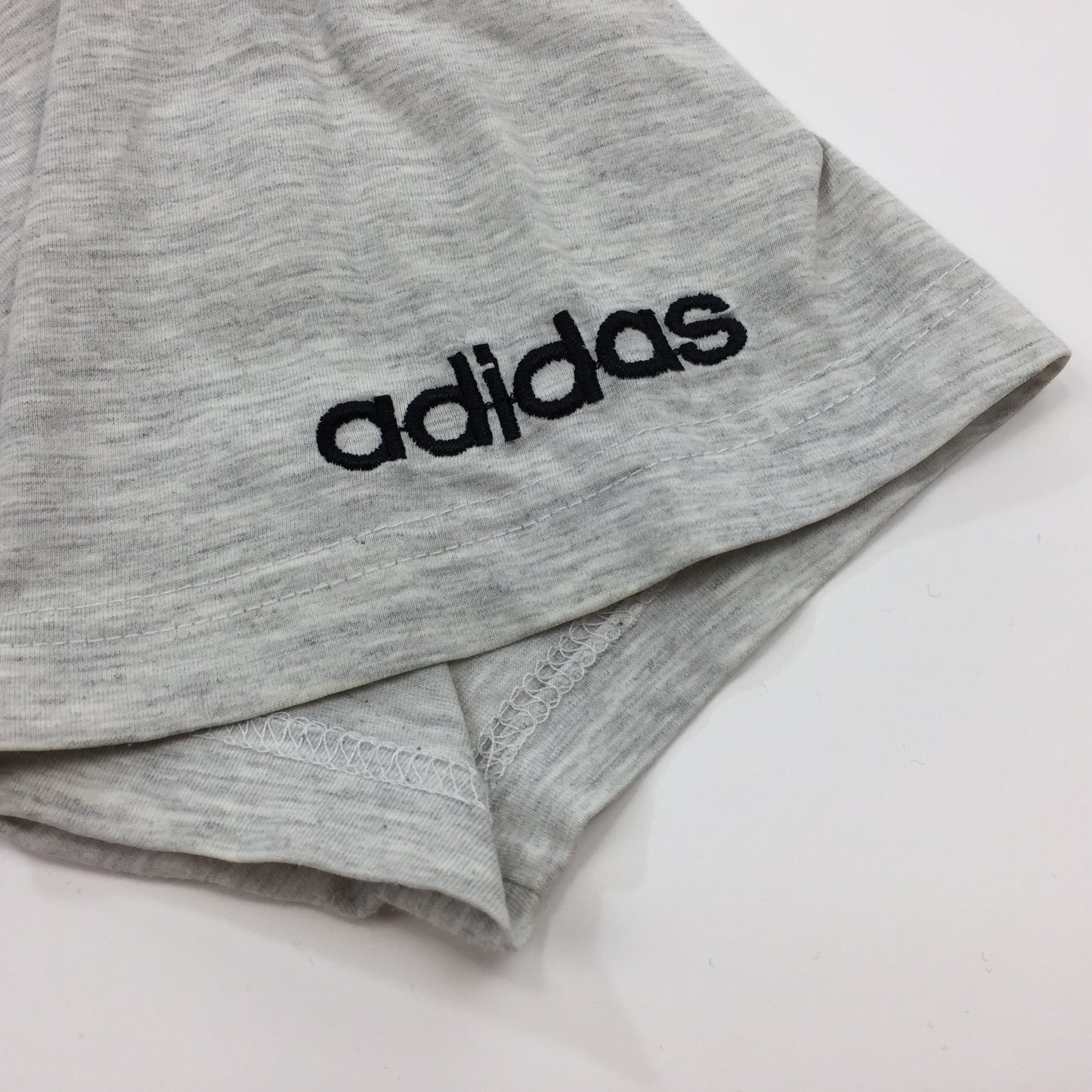 0352 Adidas Vintage Logo 90‘s T-shirt