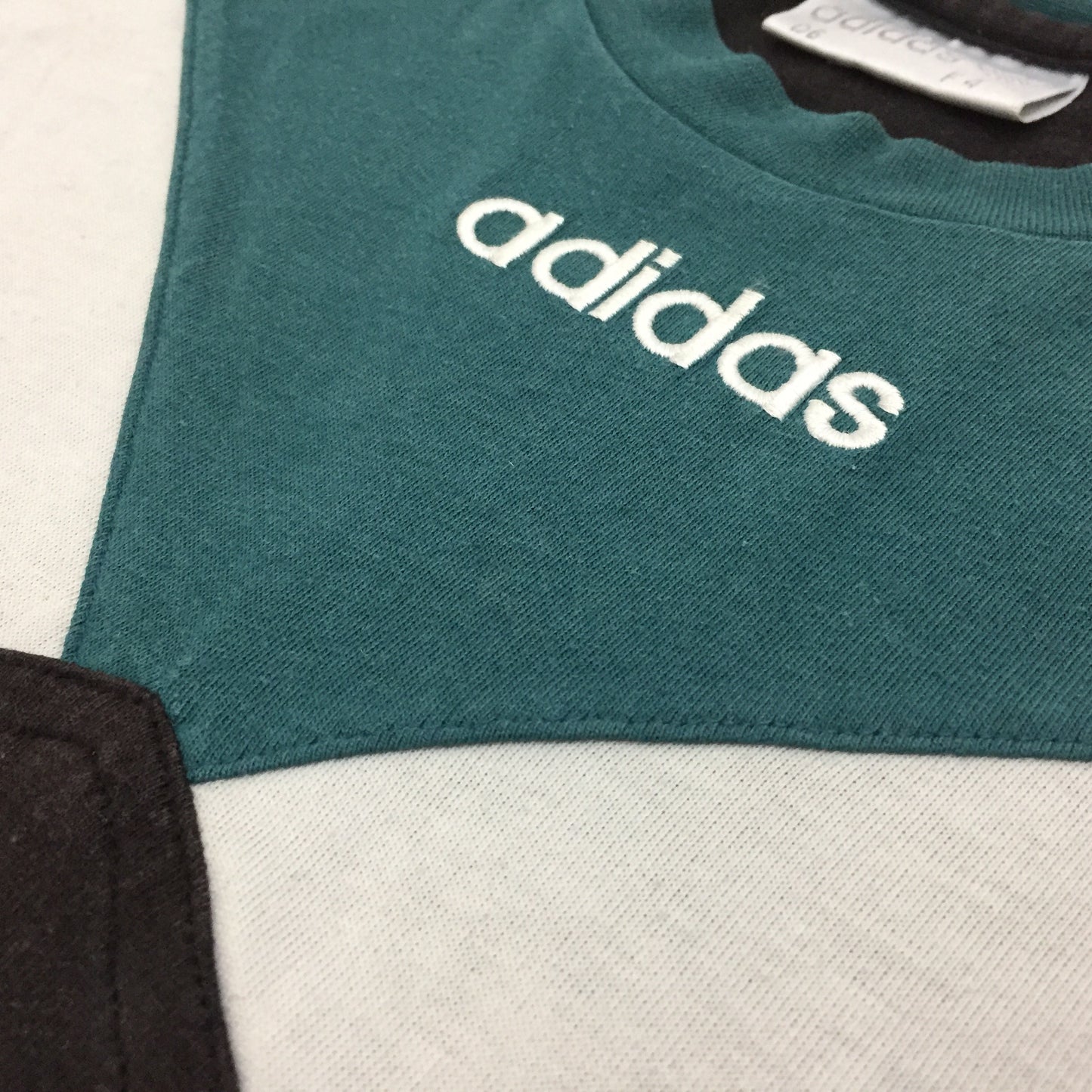 0225 Adidas Vintage Logo T-Shirt