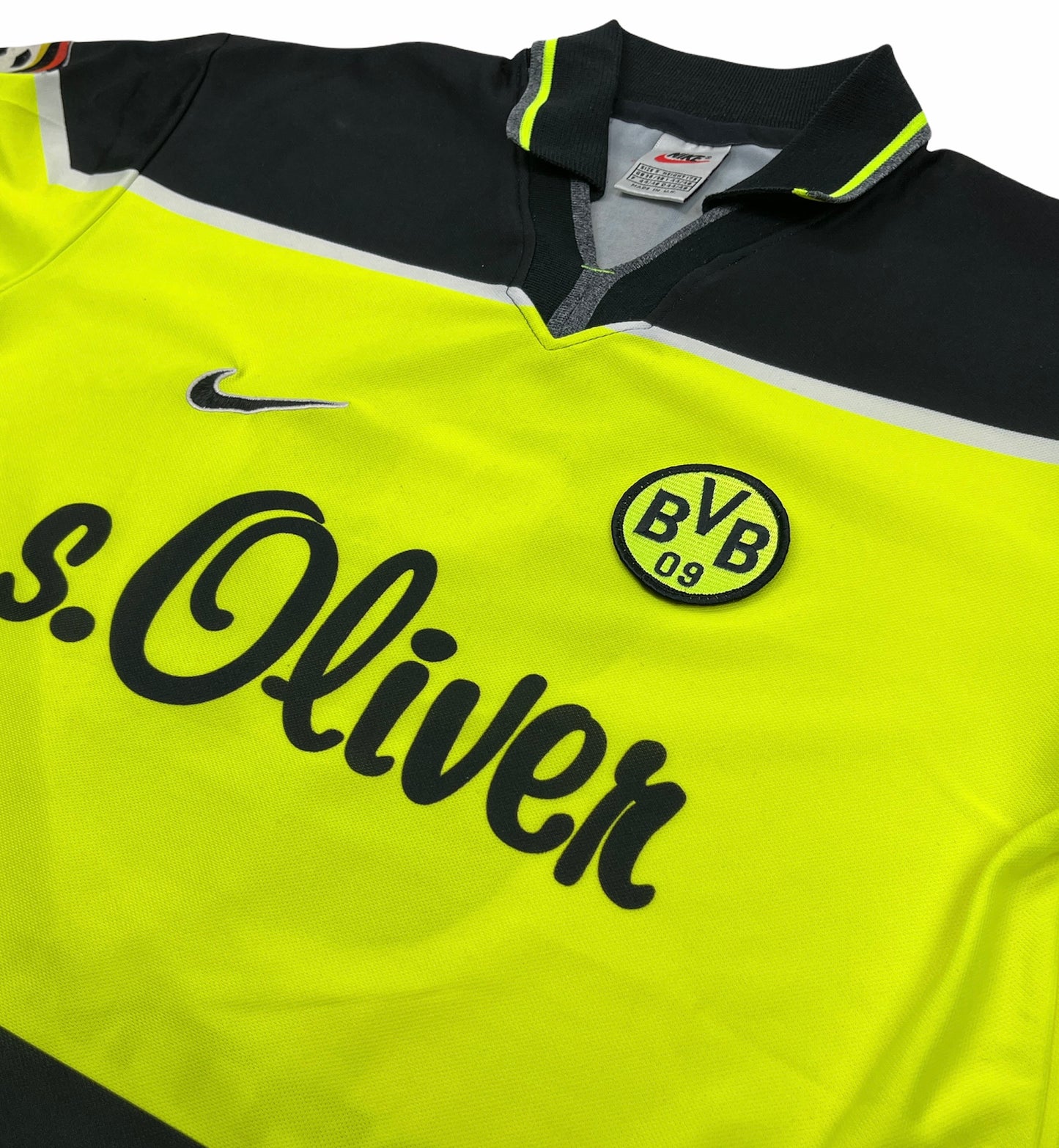 0660 Nike Vintage Borussia Dortmund 97/98 Home Chapuisat