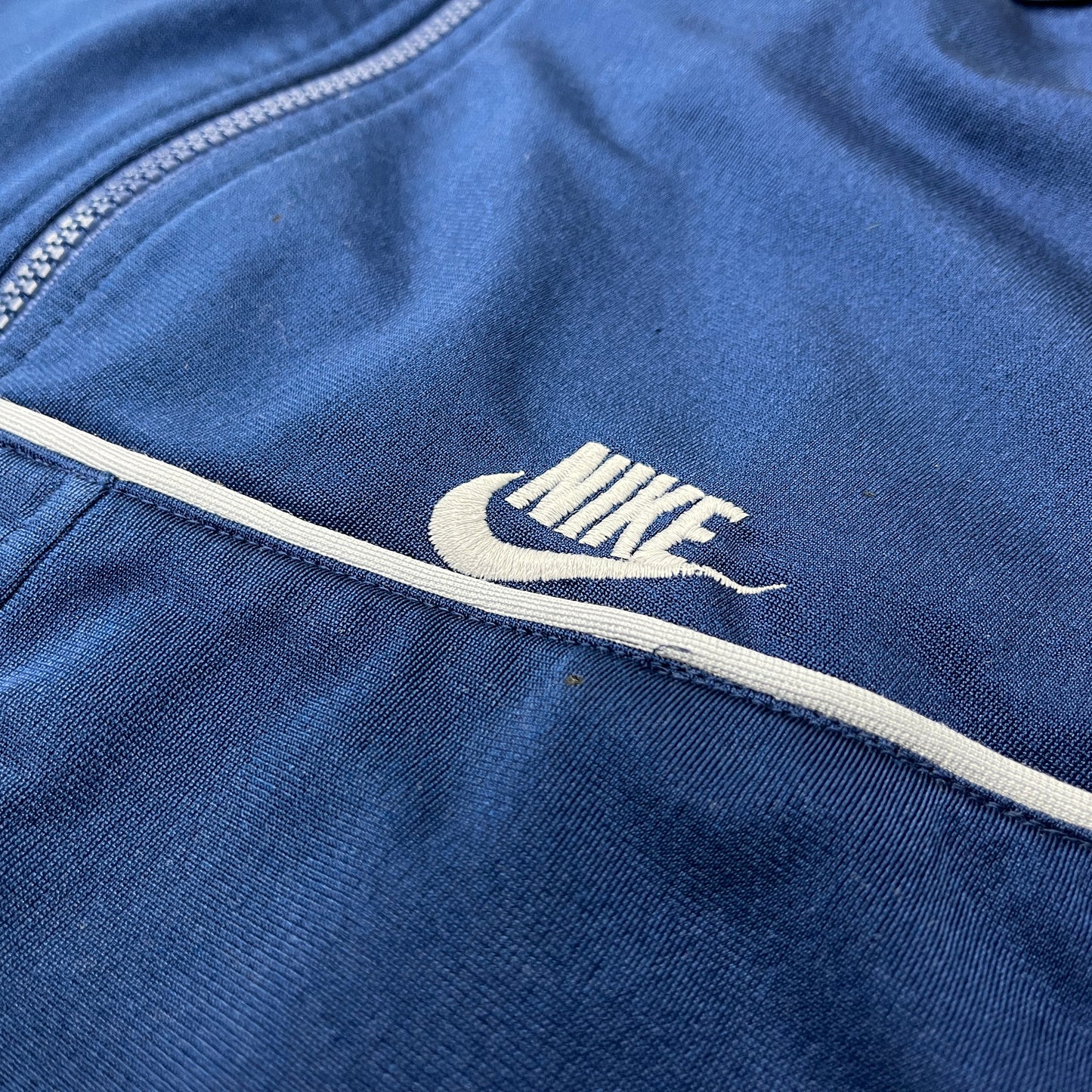 0707 Nike Vintage 90s Logo Tracktop