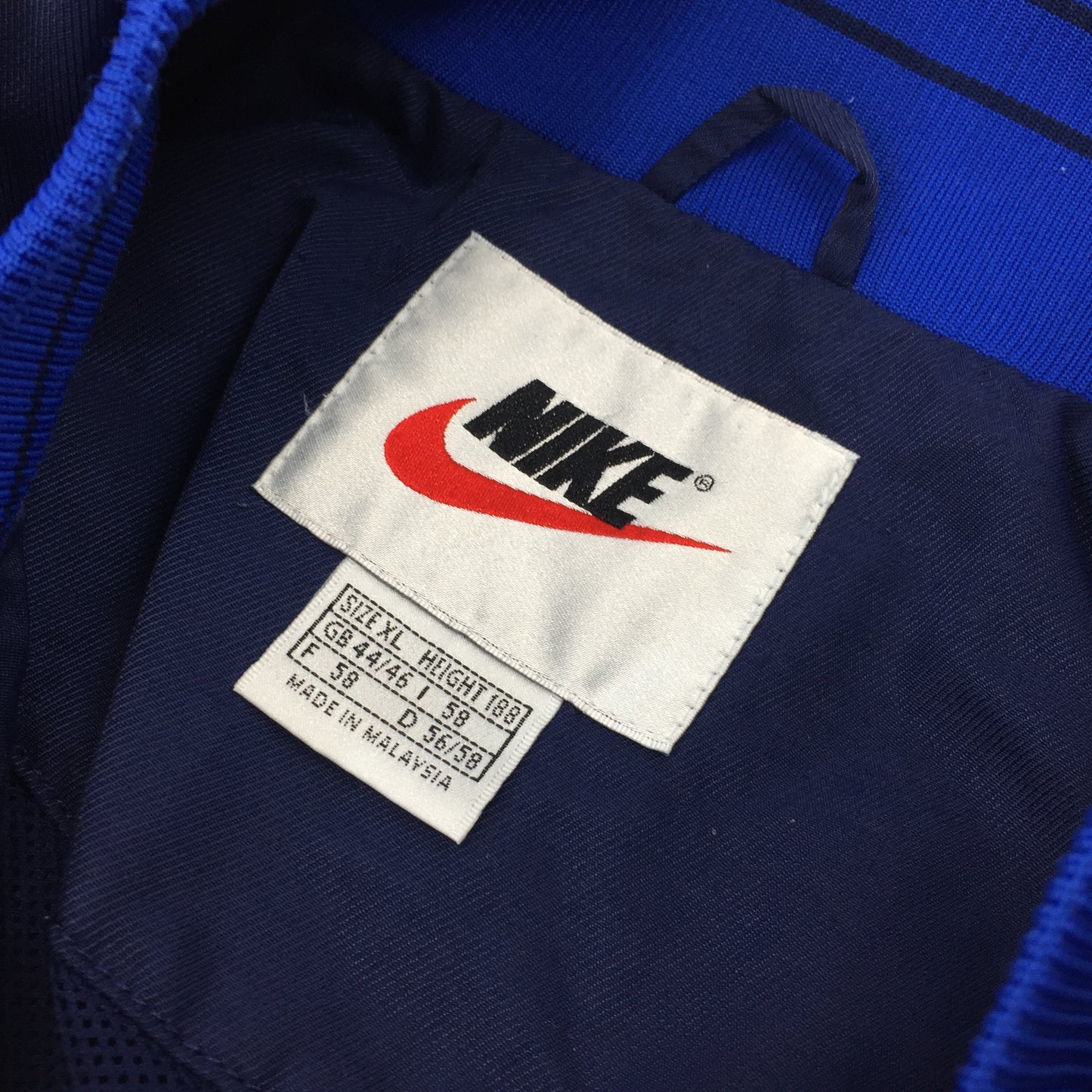 0565 Nike Vintage 90s Big Swoosh Jacket