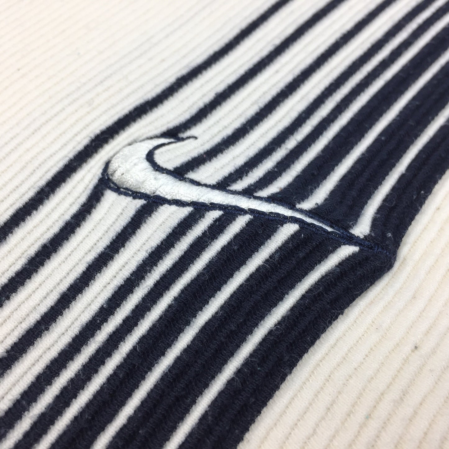 0320 Nike Vintage Y2K Bootleg Sweater