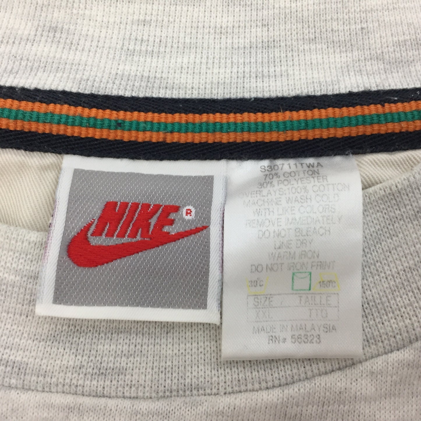 0183 Nike Vintage Big Logo Sweater