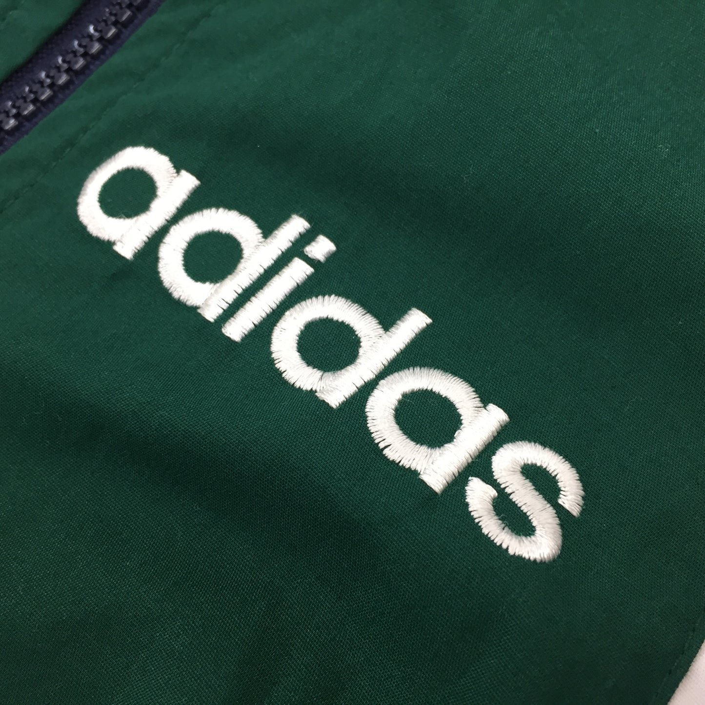 0572 Adidas Vintage 2000s Tracktop