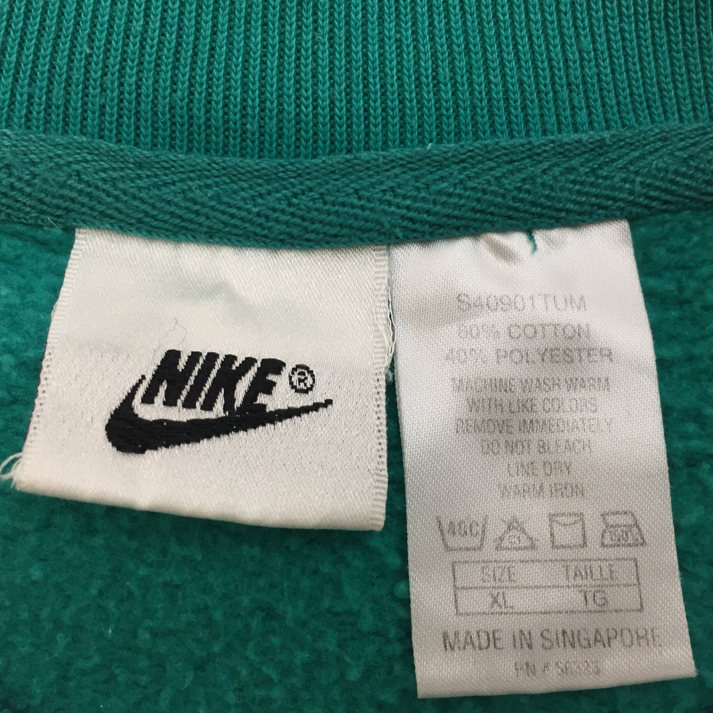 0192 Nike Vintage Sports & Fitness Company Sweater