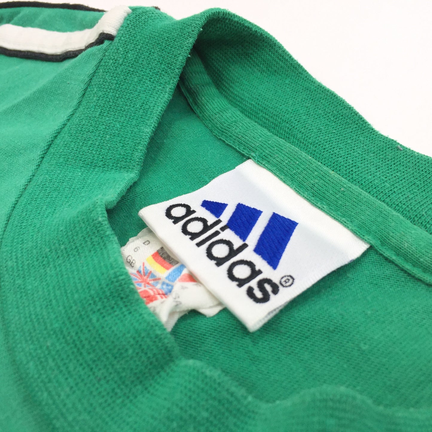 0263 Adidas Vintage Logo T-Shirt