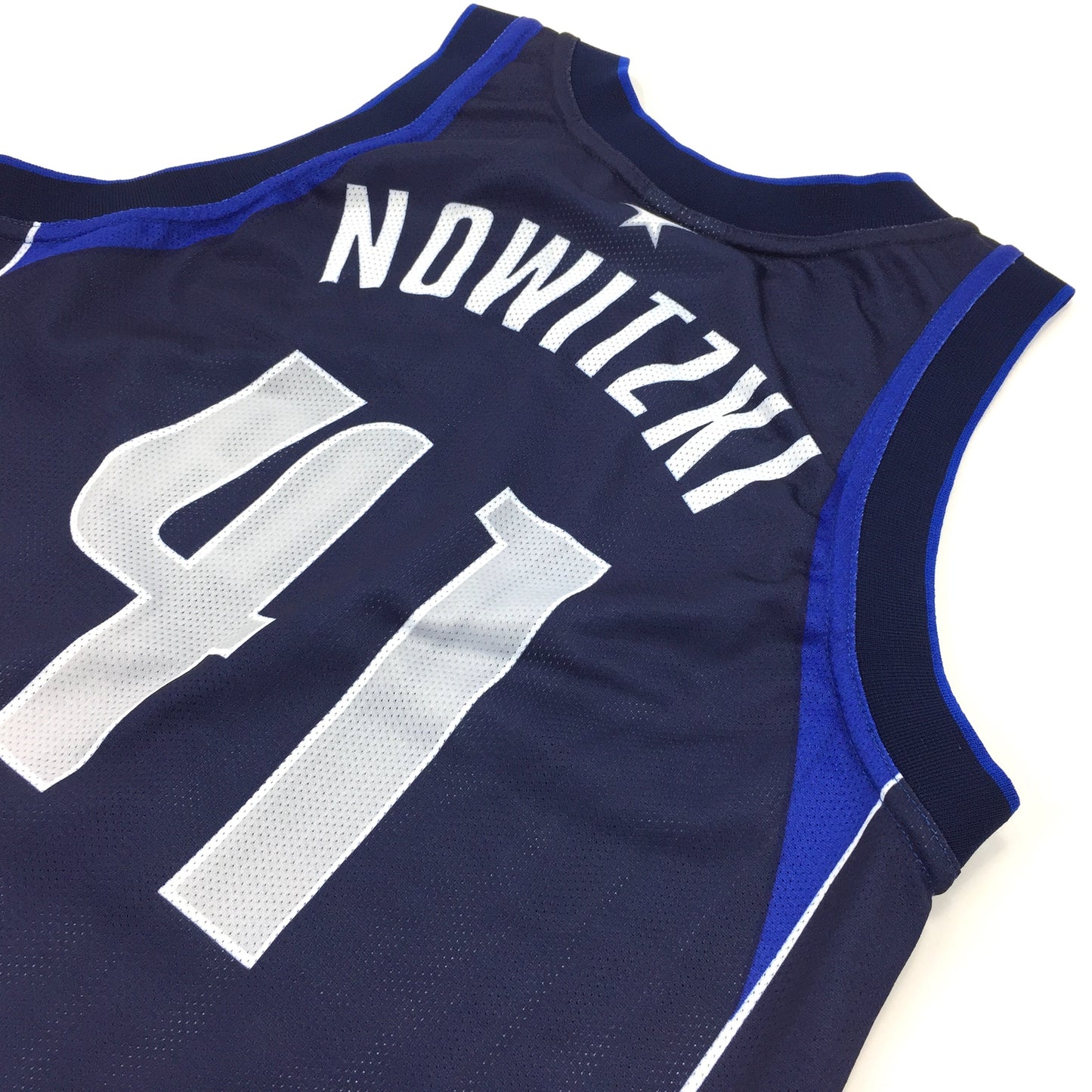 0443 Champion Vintage Dallas Mavericks Nowitzki Jersey